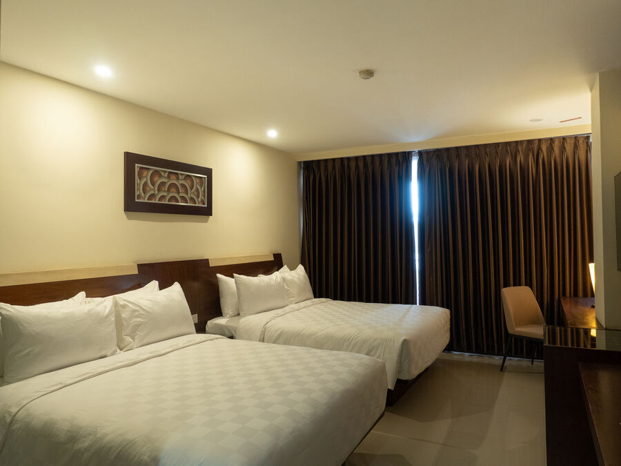 Deluxe Room — 4