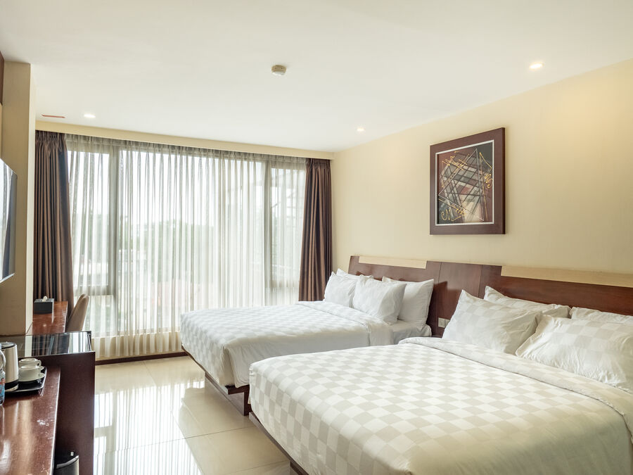 Deluxe Room — 7