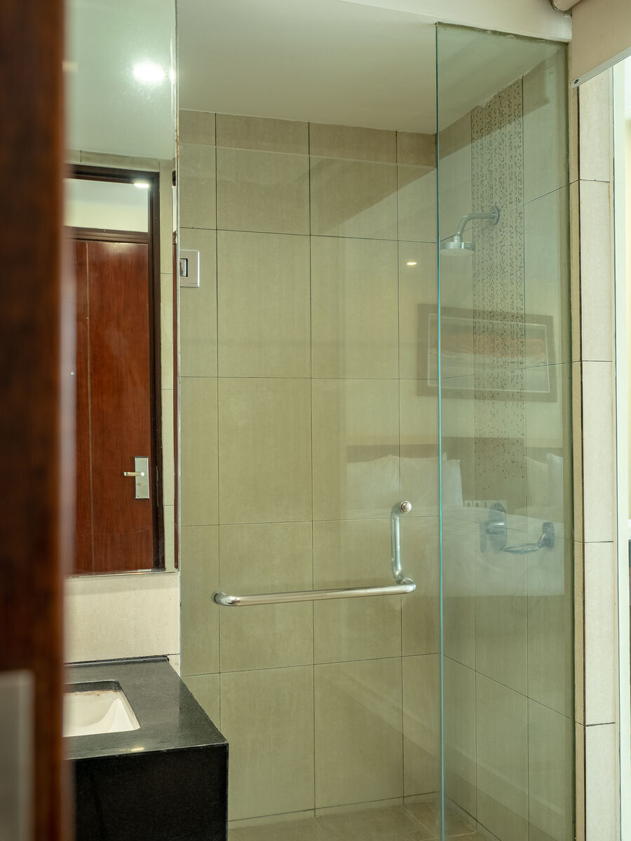 Grand Deluxe Room — 13